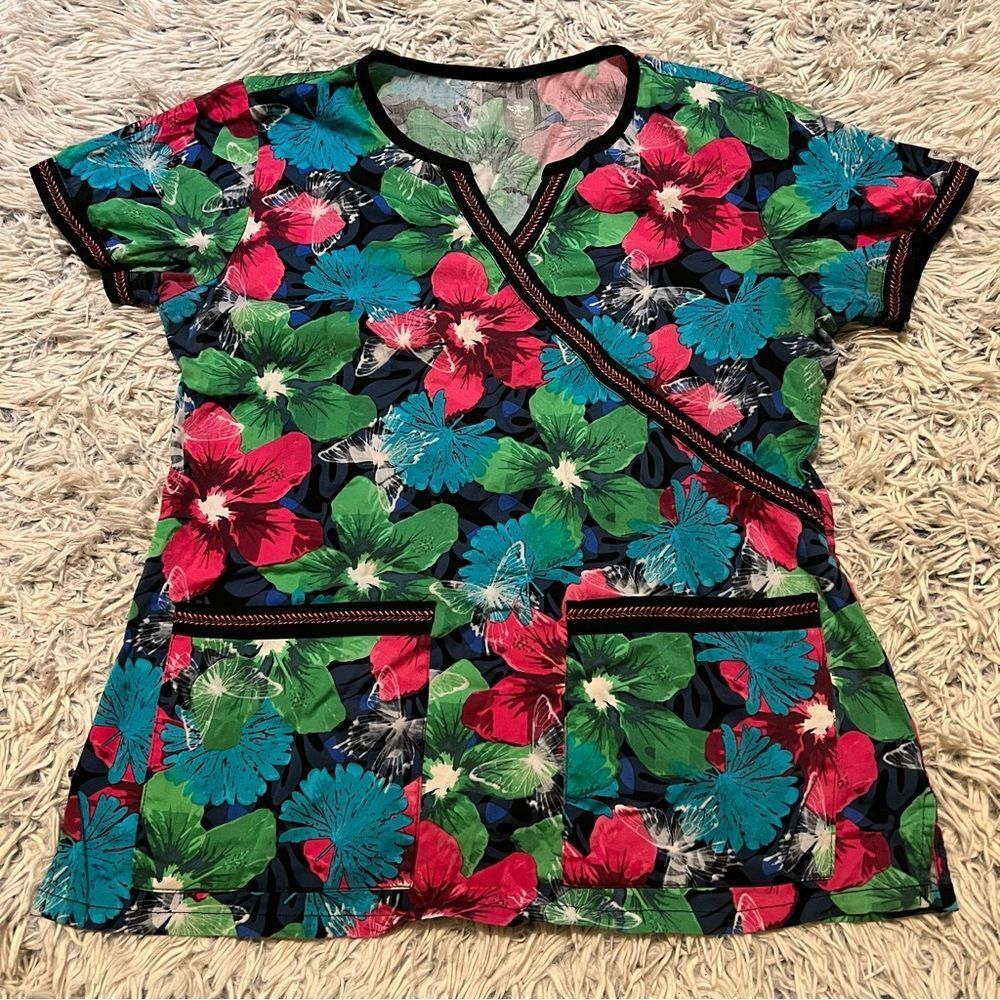 Med Couture floral scrub top medium